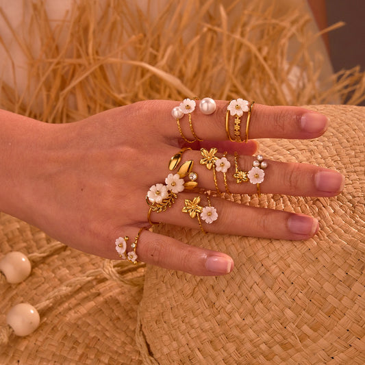 Arya White flower rings collections