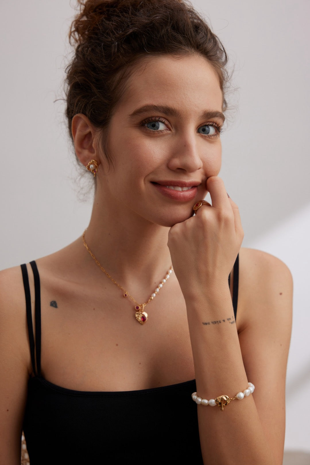 Paddington Red corundum pearl collection