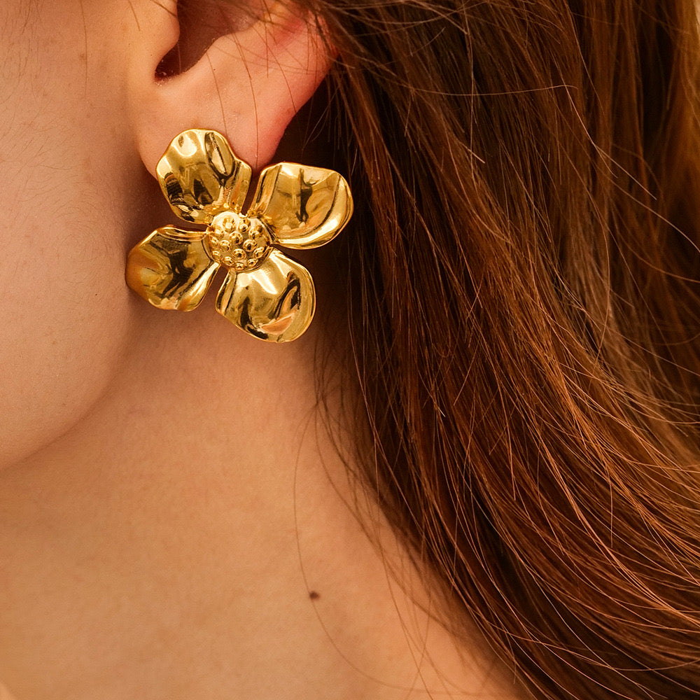 Nicoson Clover flower earrings
