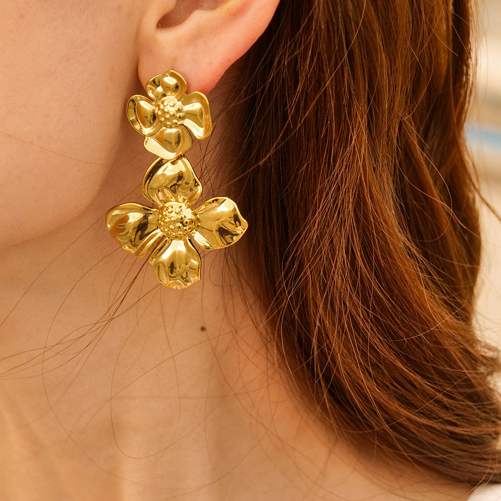 Nicoson Clover flower earrings