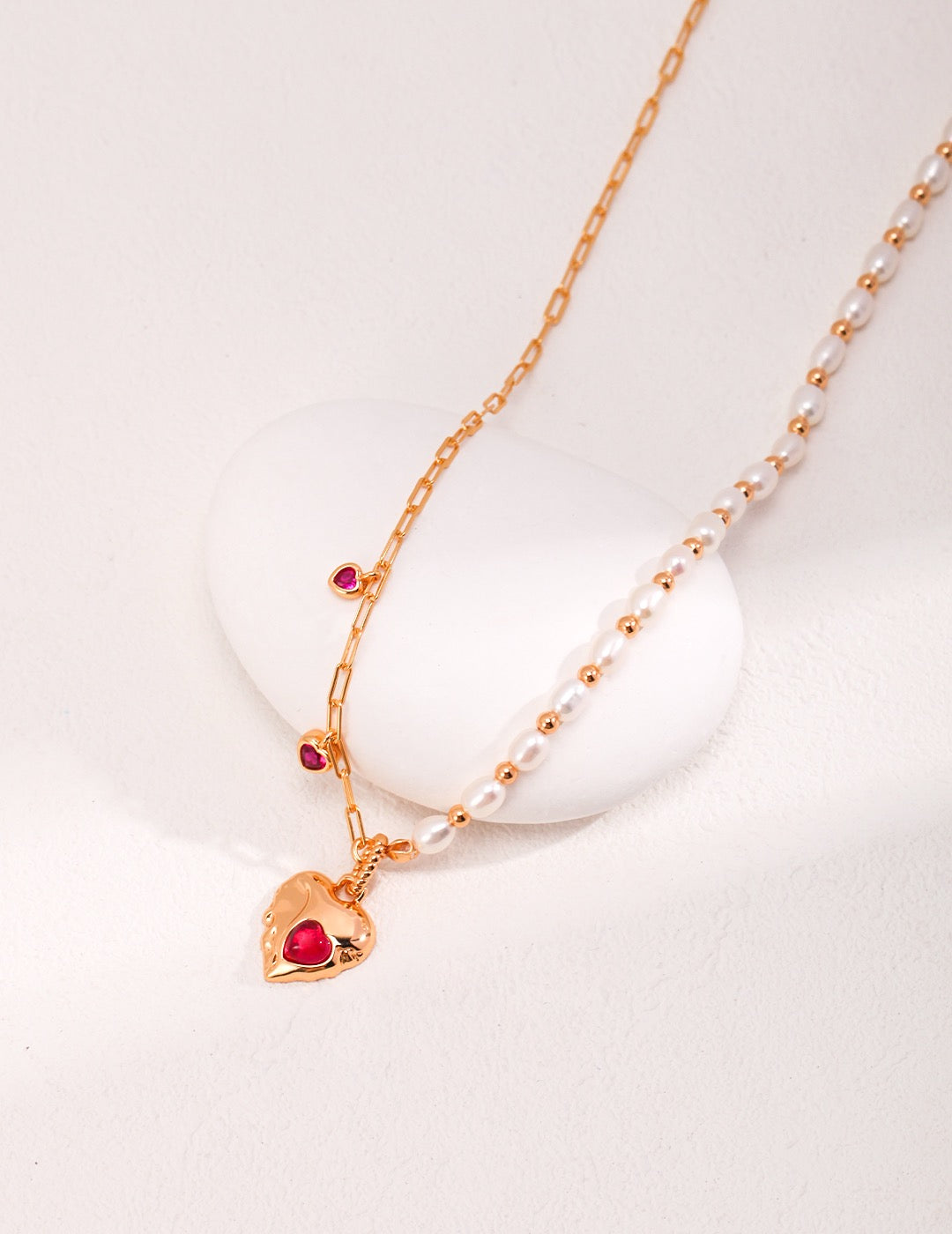 Paddington Red corundum pearl collection