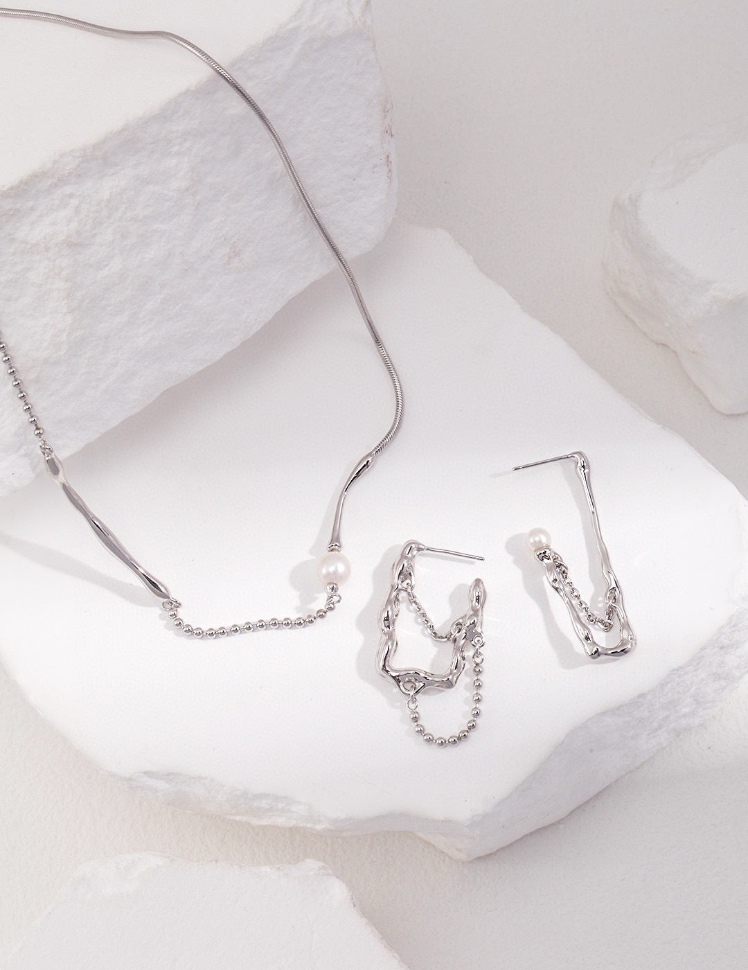 Westria Single pearl necklace