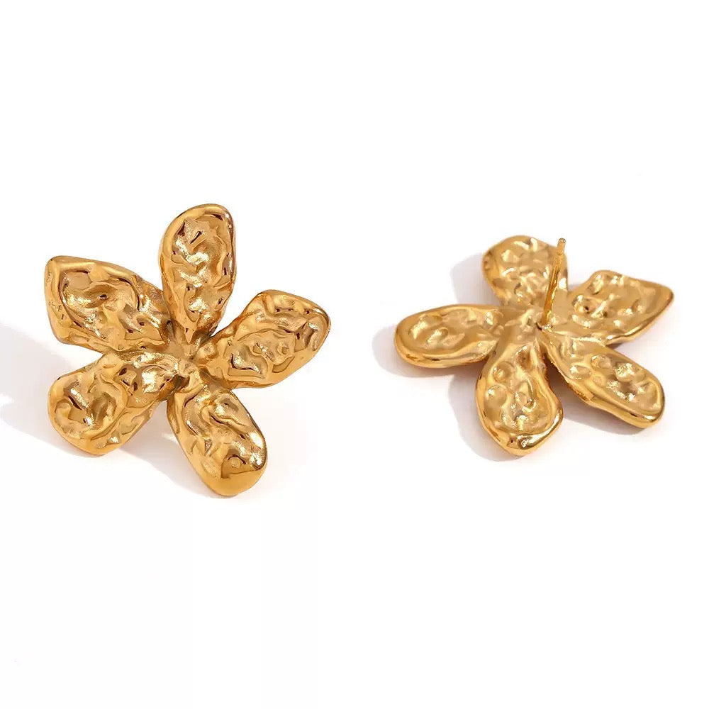 Hattie Flower statement ring