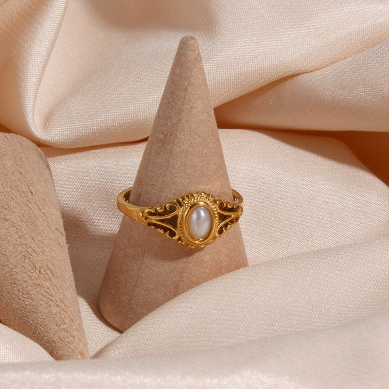 Piper Crown pearl ring