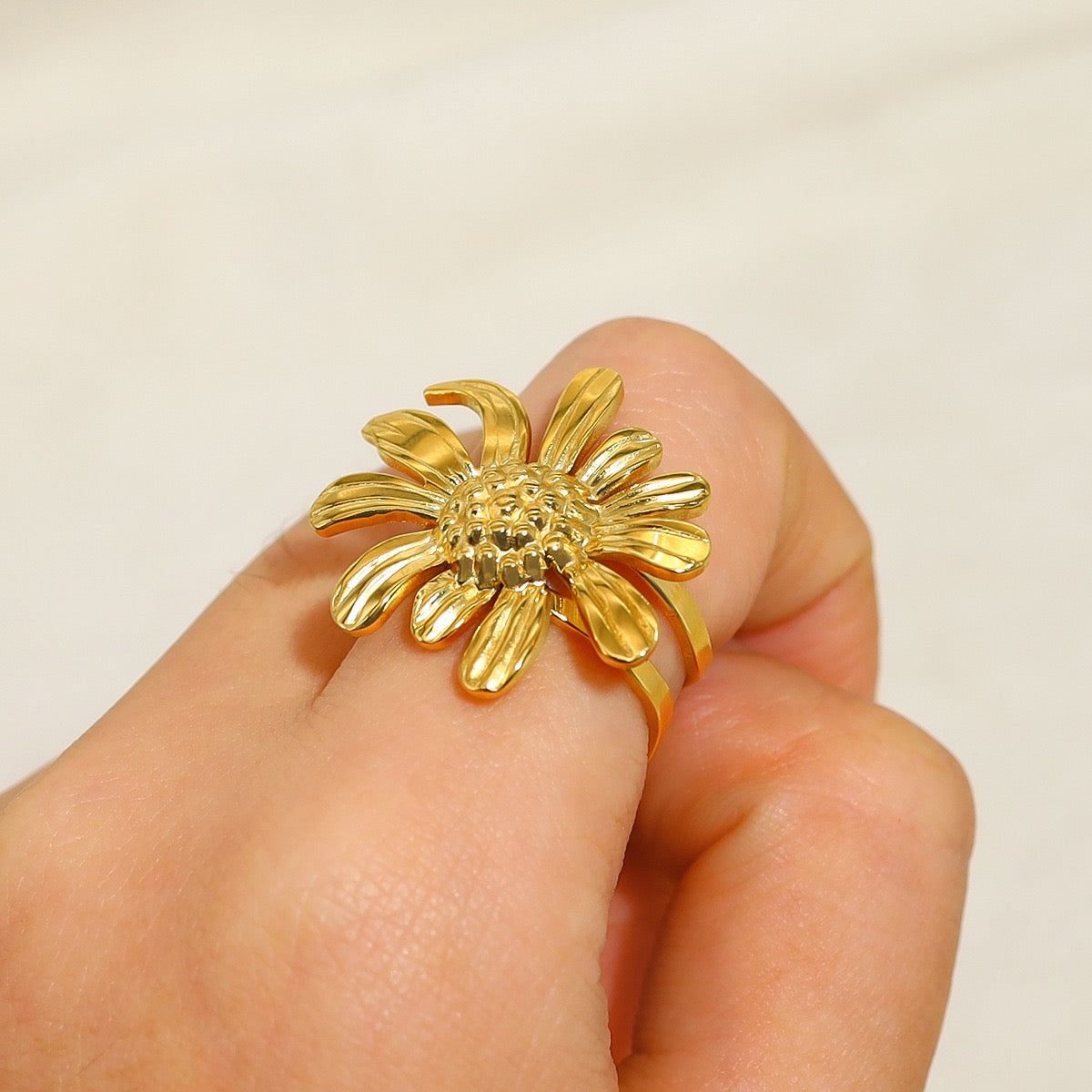 Sunny Sunflower ring