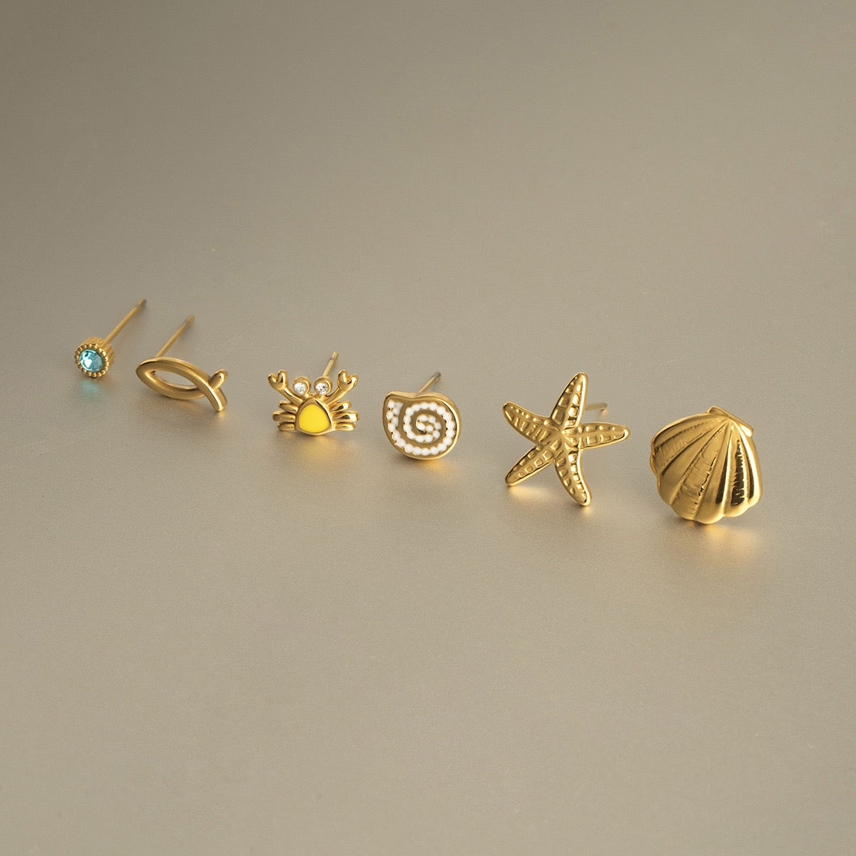 Dainty stacking earrings set