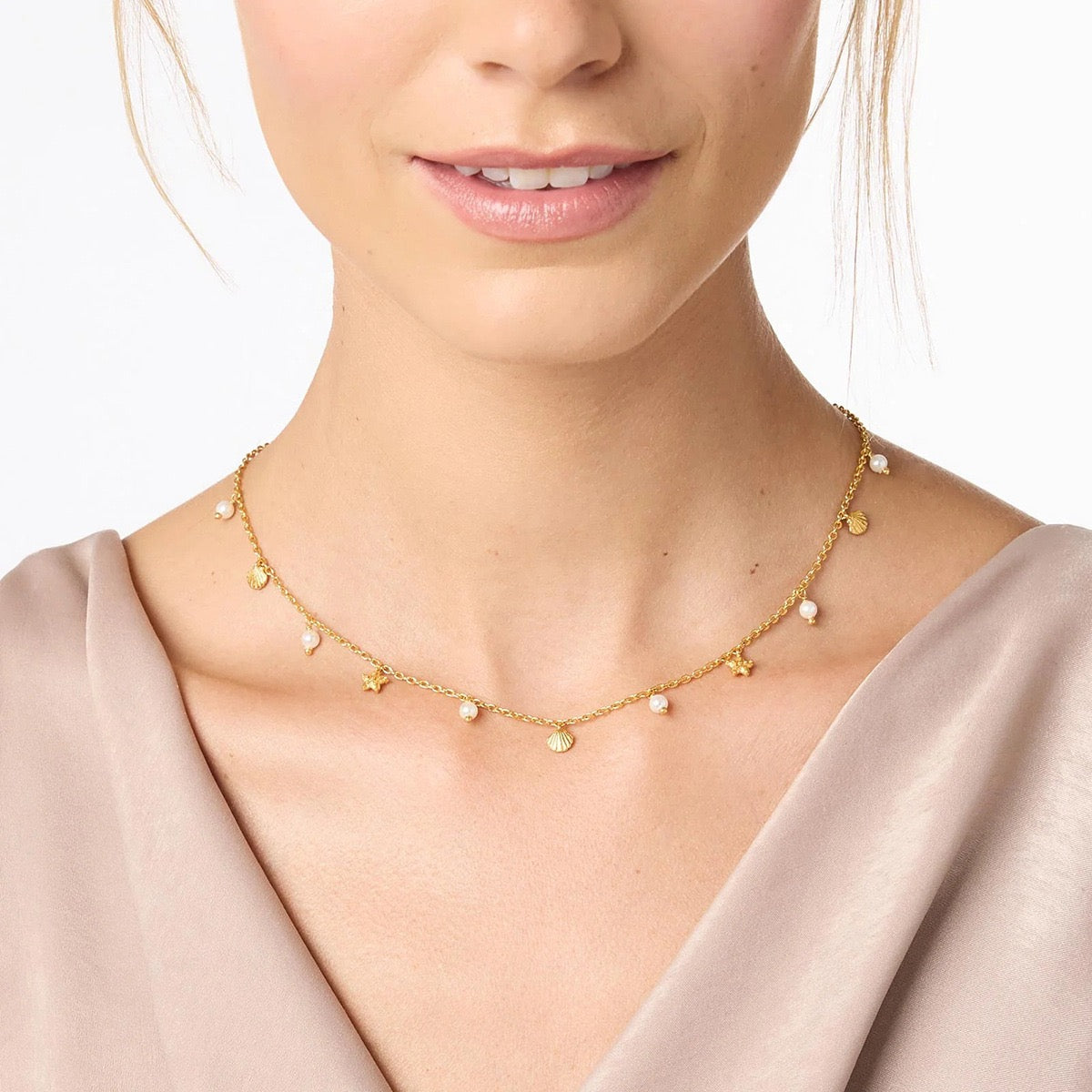 Dainty shell necklace