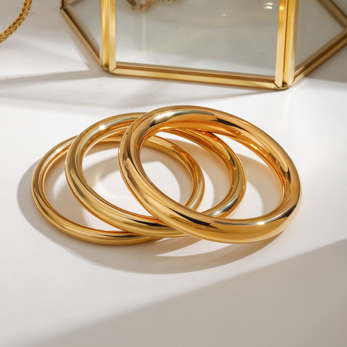 Round classic bangles