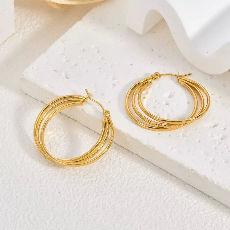 Triple oval hoops