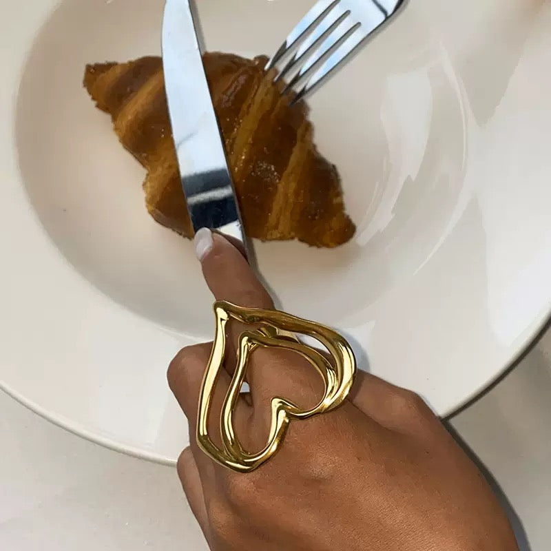 Caroline big heart ring