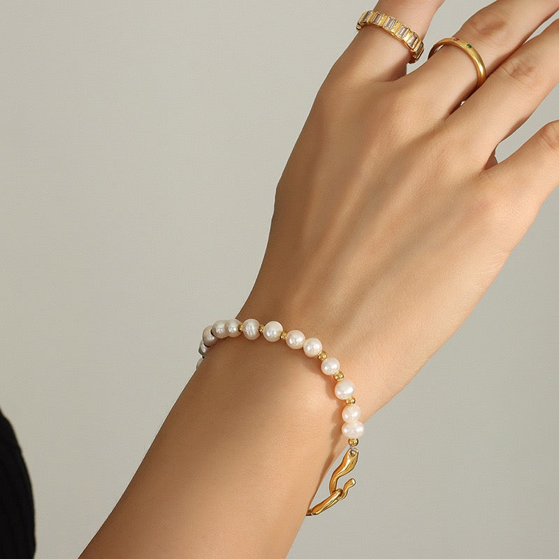 Regina Pearl bangle bracelet