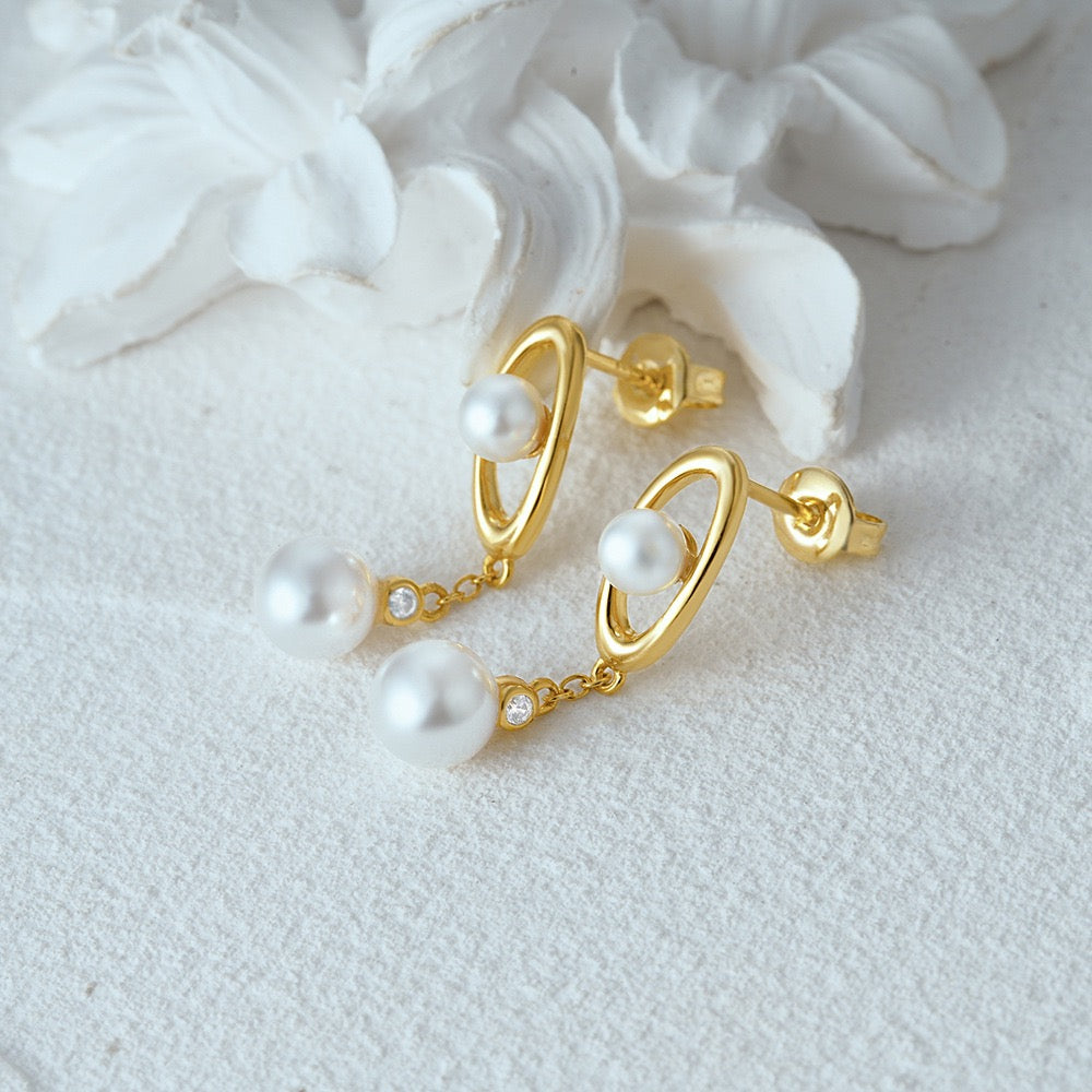 Sterling silver pearly earrings