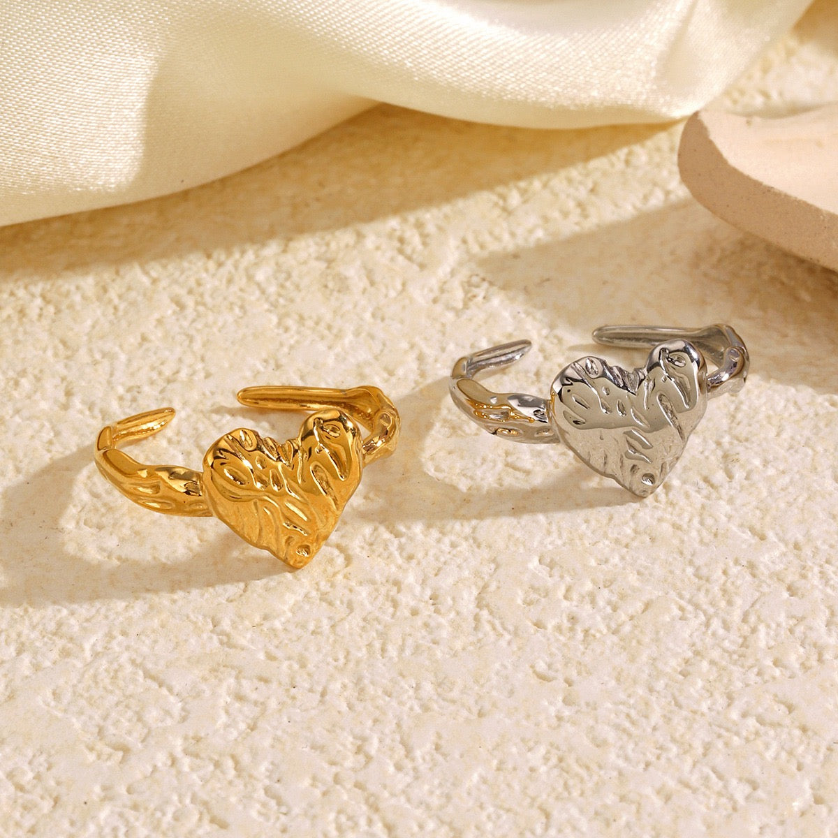 Melting heart ring