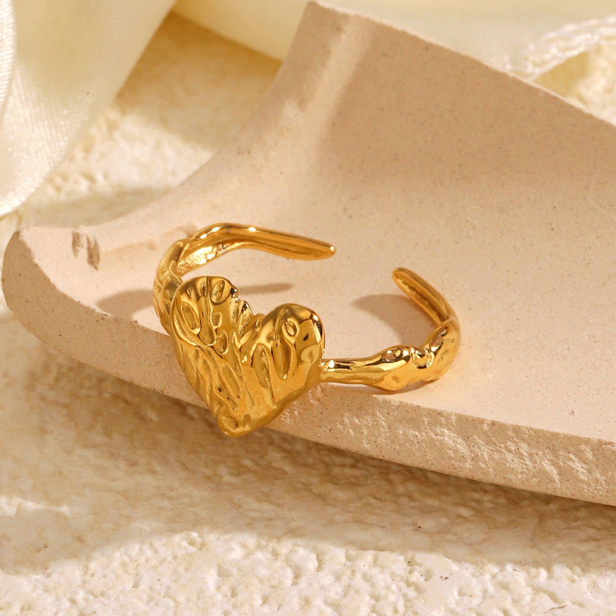 Melting heart ring