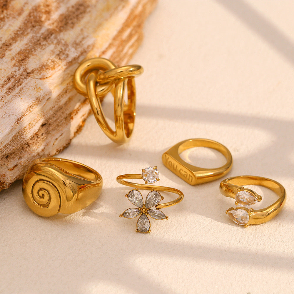 Ally Summer flower ring