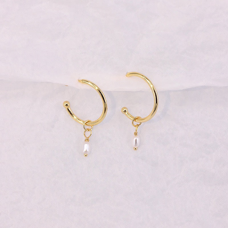 Sterling silver pearly earrings