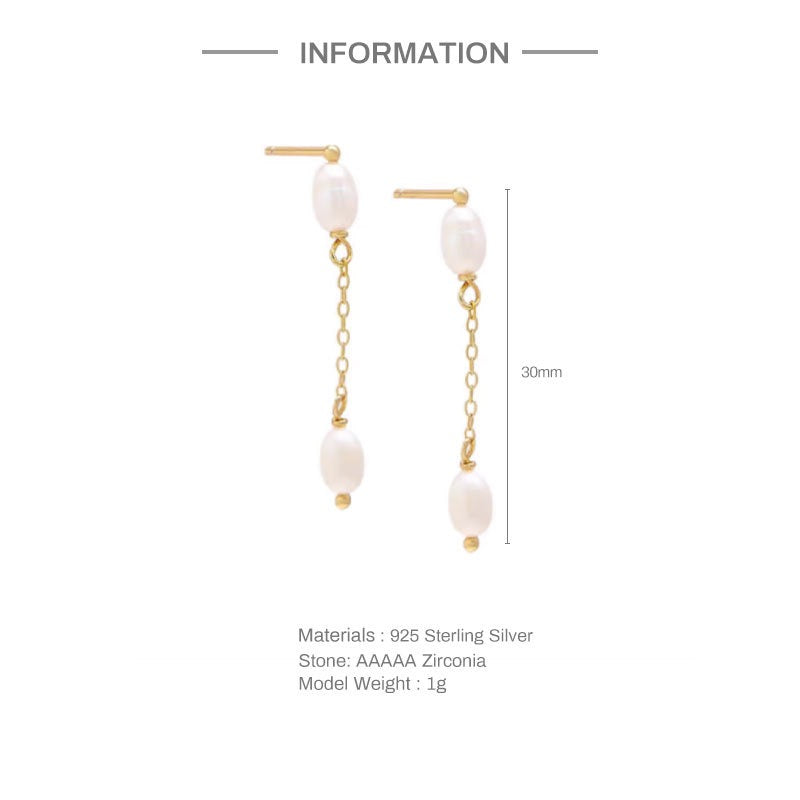 Dainty pearly earrings