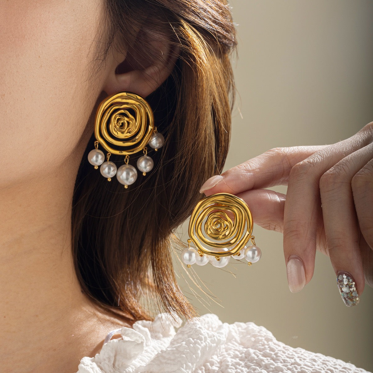 Swirl pearly earrings