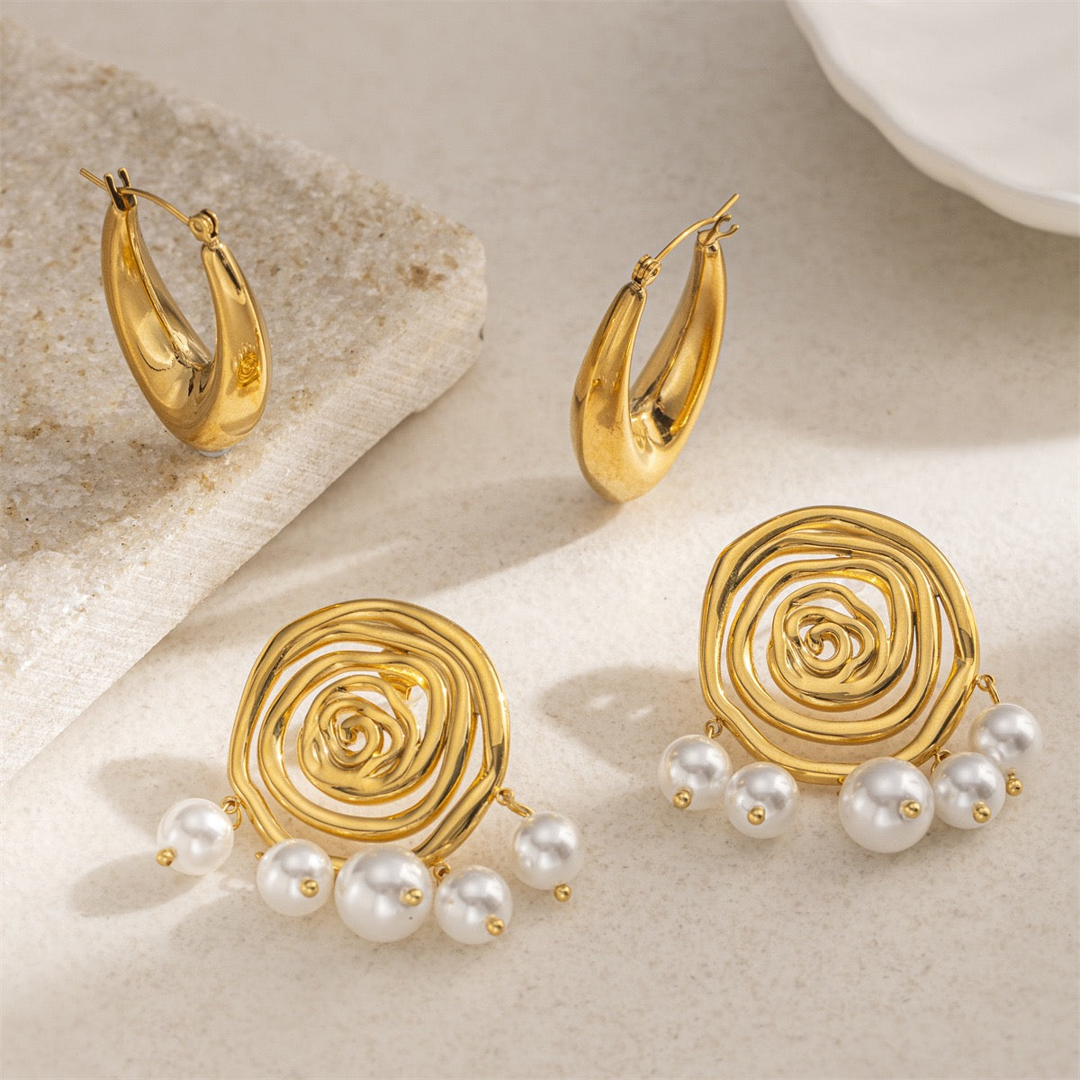 Swirl pearly earrings