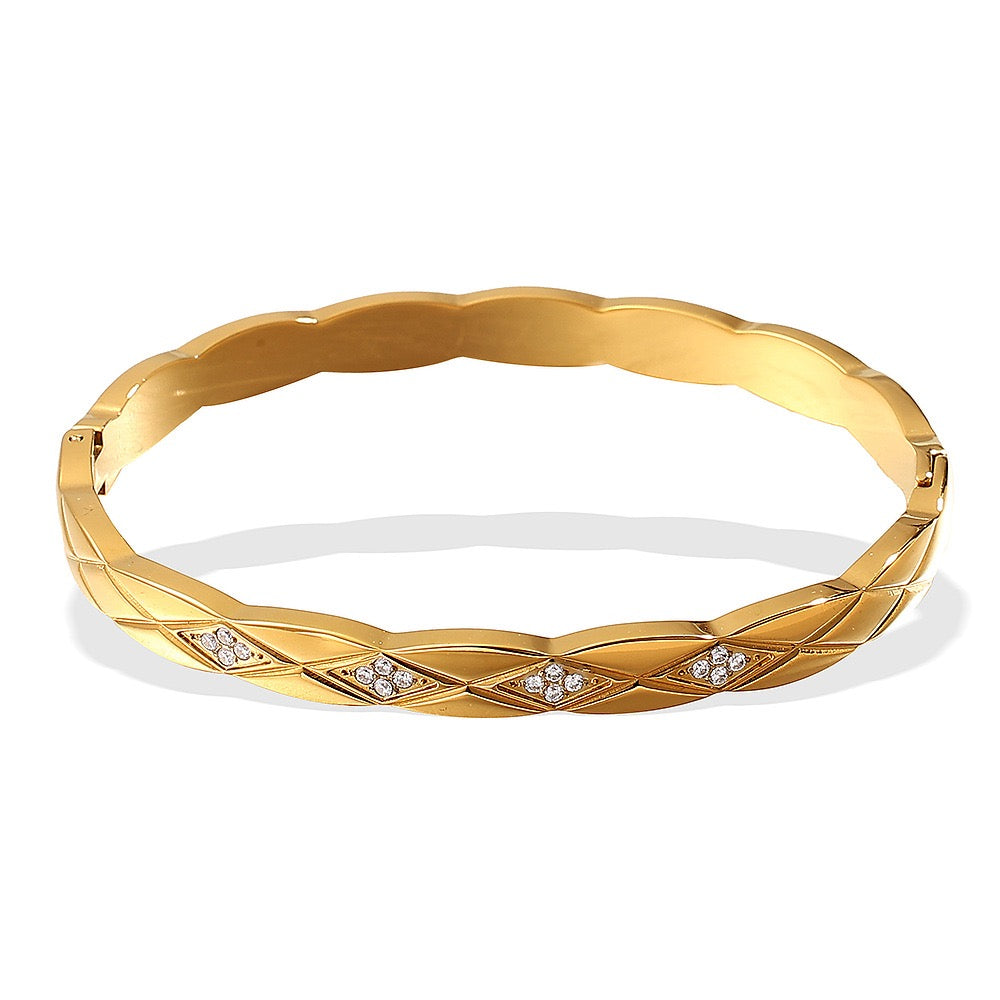 Marium clover bangle