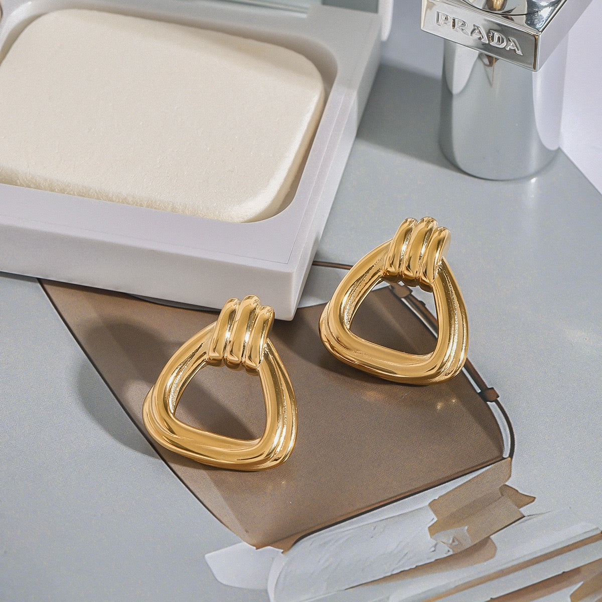 Boorea triangle studs