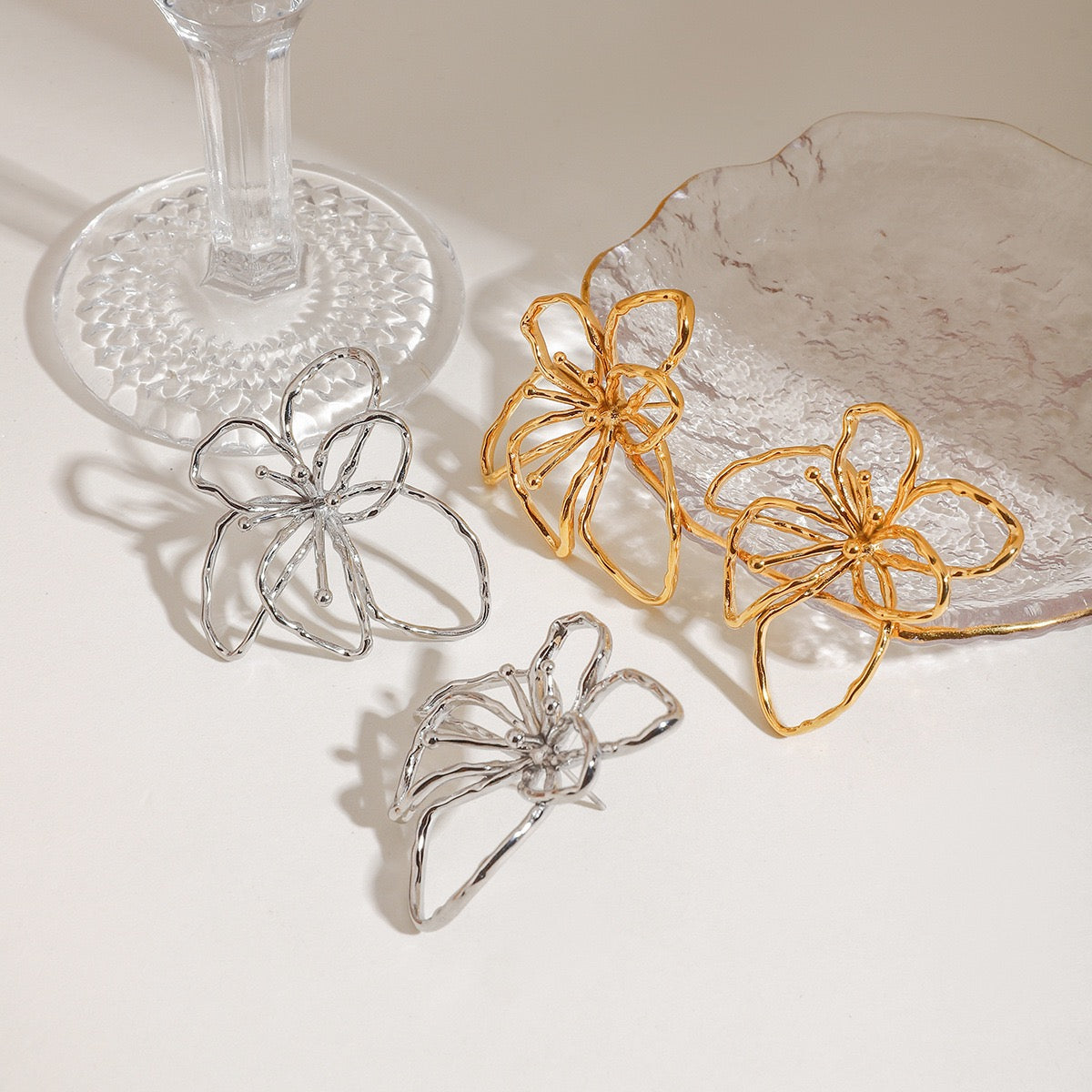 Marion flower earrings