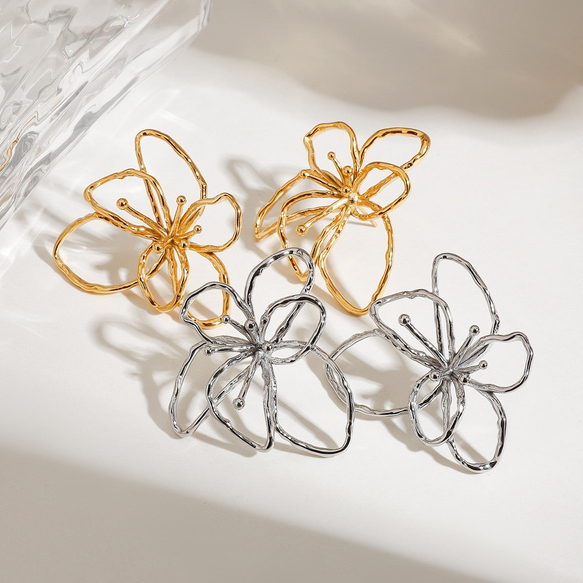 Marion flower earrings