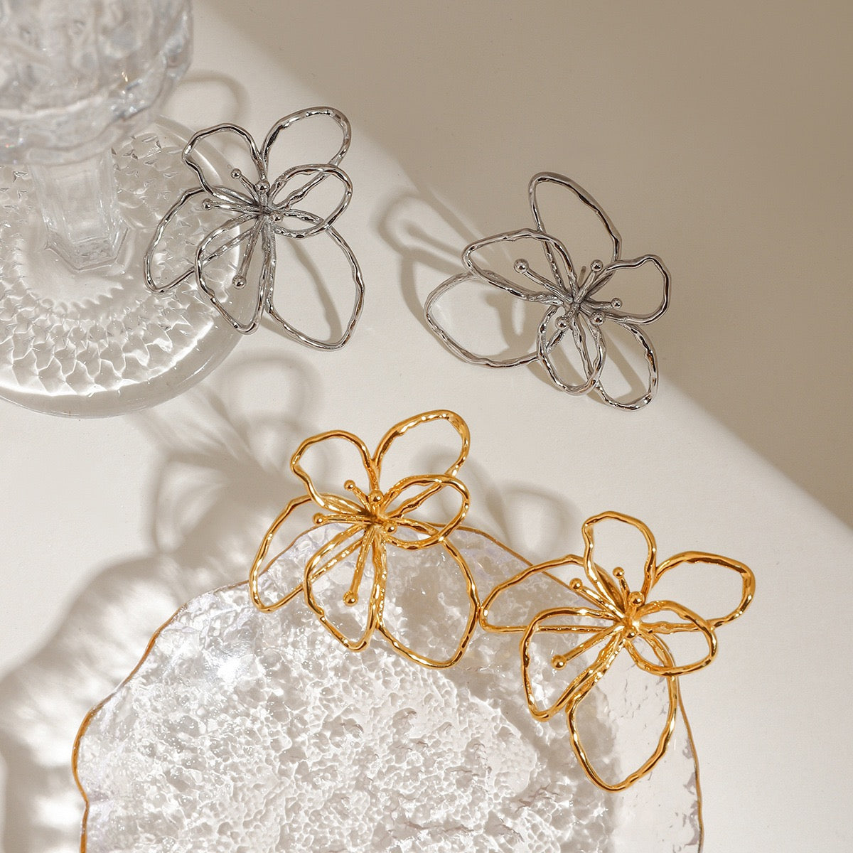 Marion flower earrings