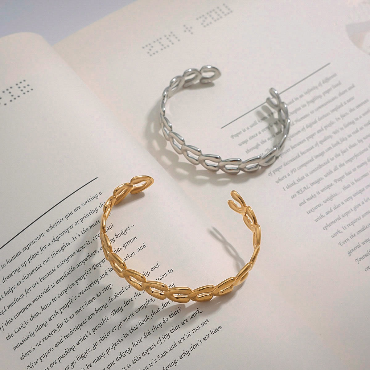 Shirley heart bangle