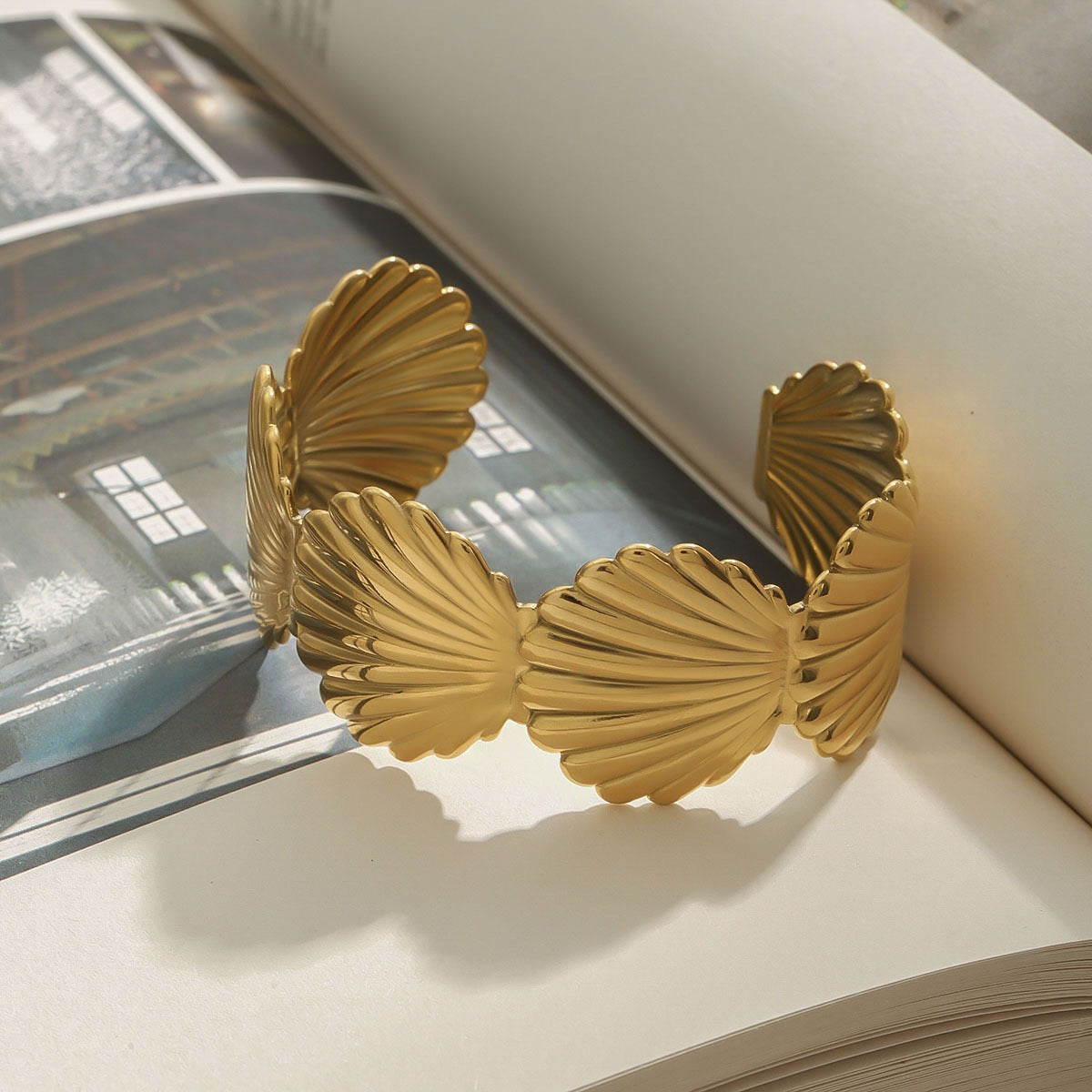 Jacaranda shell bangle