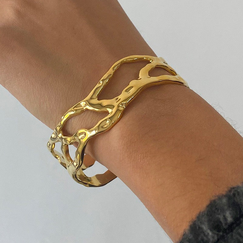 Karol lava bangle