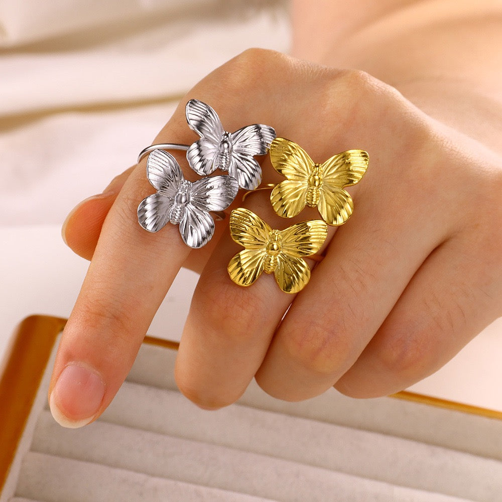 Double butterfly rings