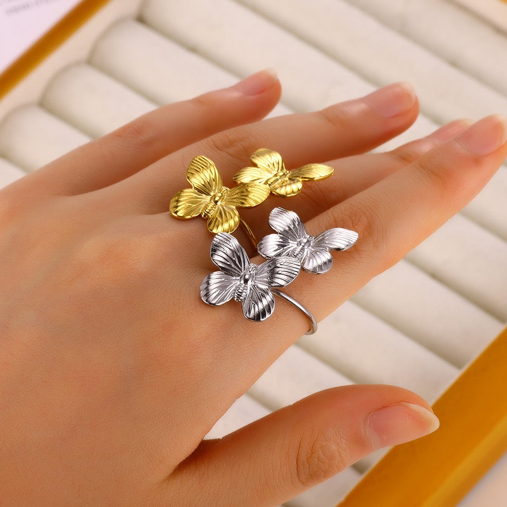 Double butterfly rings