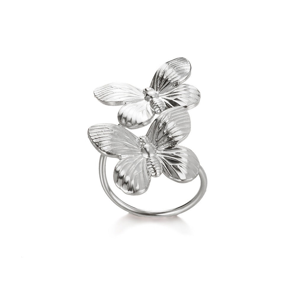 Double butterfly rings