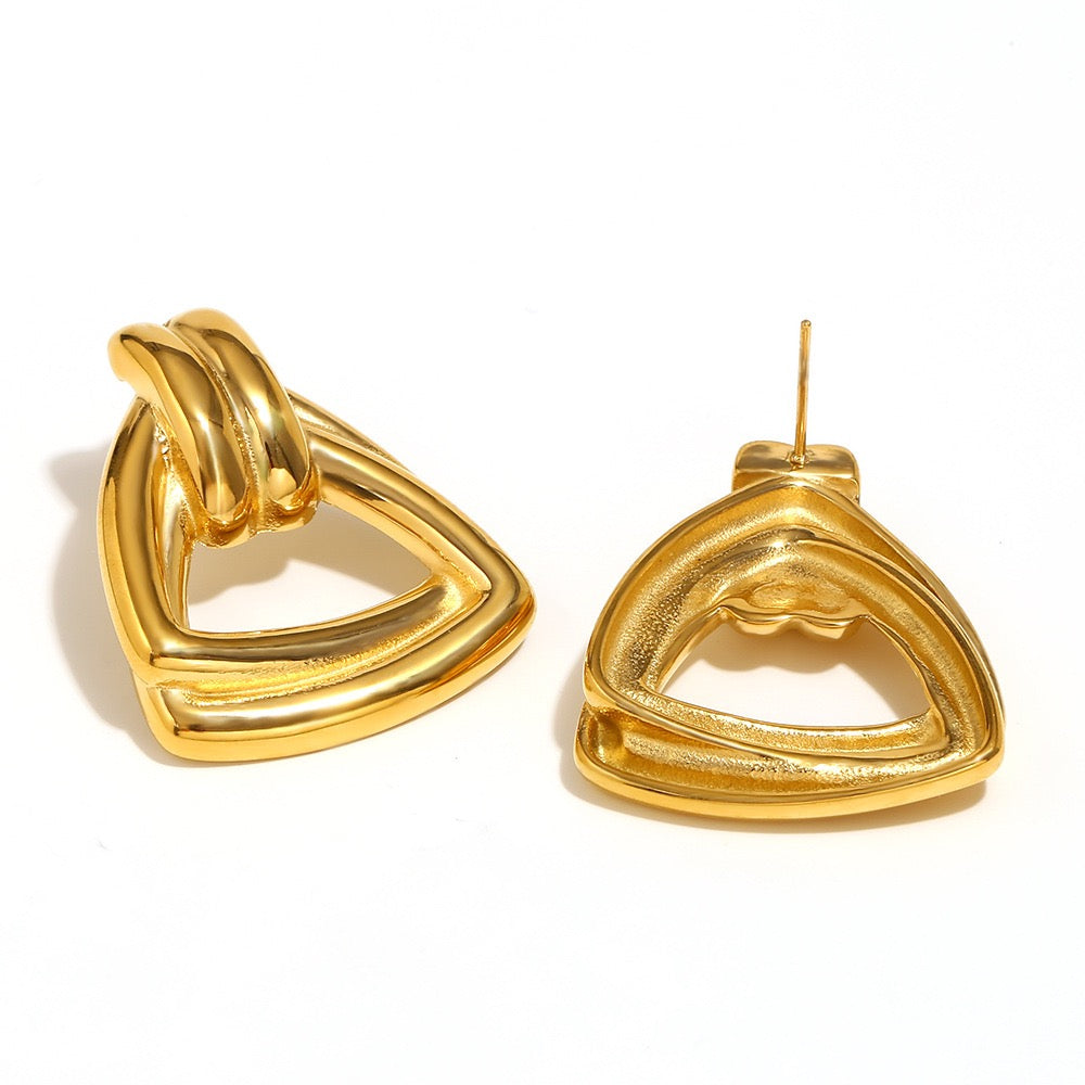 Boorea triangle studs