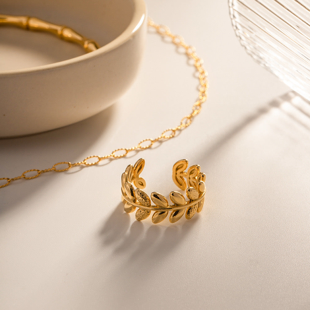 Moore Olive leaf ring