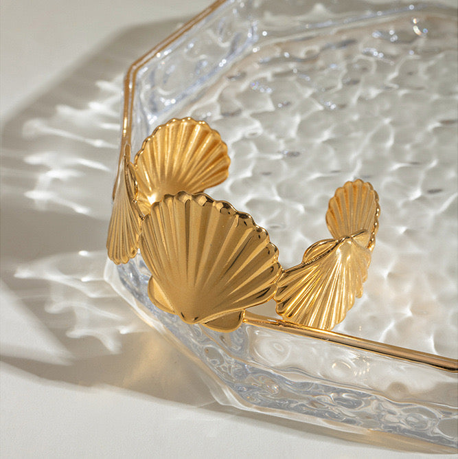 Bondi Elsa seashell bangle