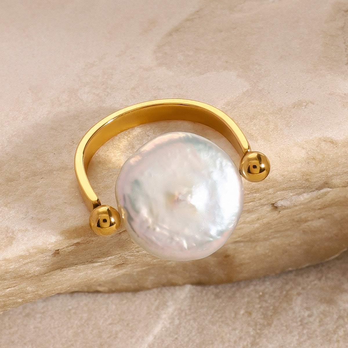 Flip pearl ring