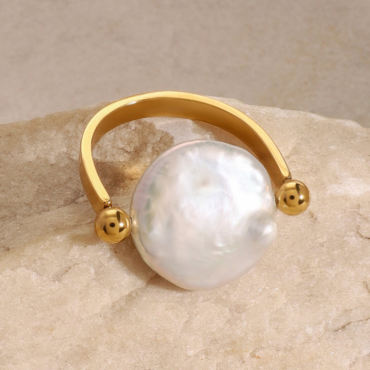 Flip pearl ring