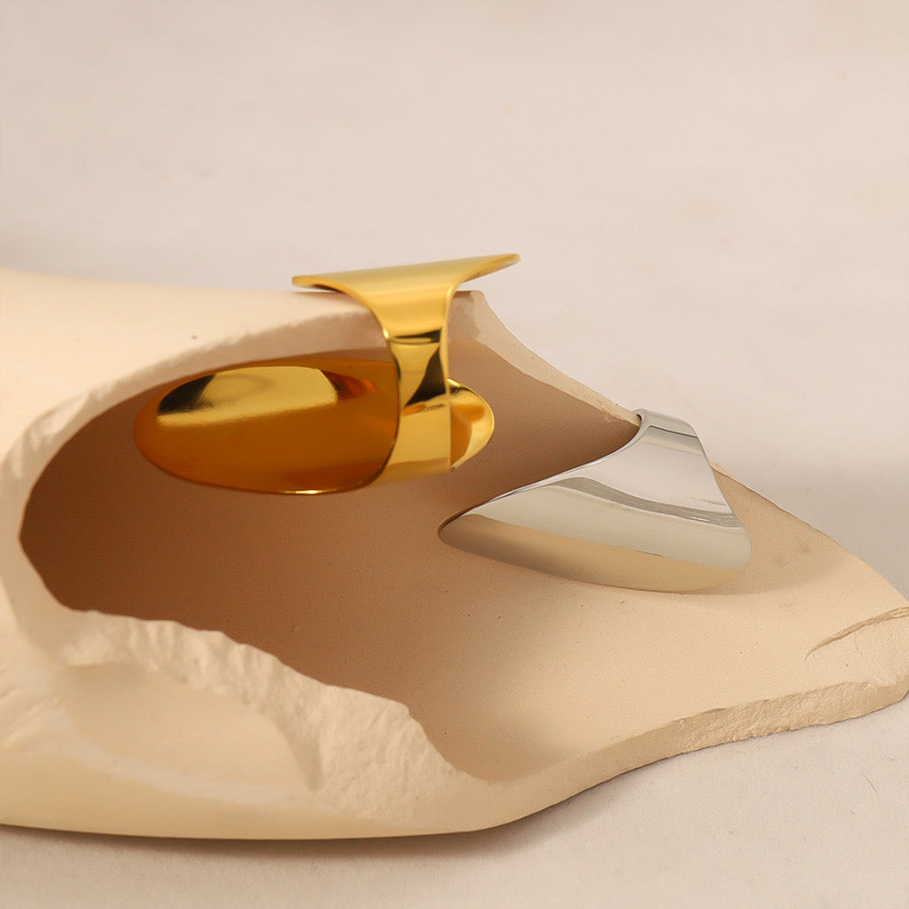 Chloe Big statement rings