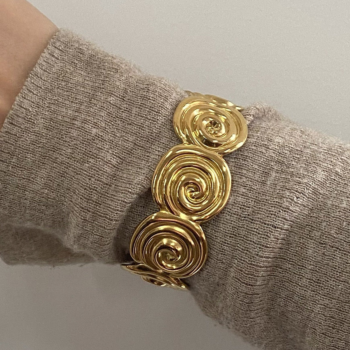 Swirl bangle