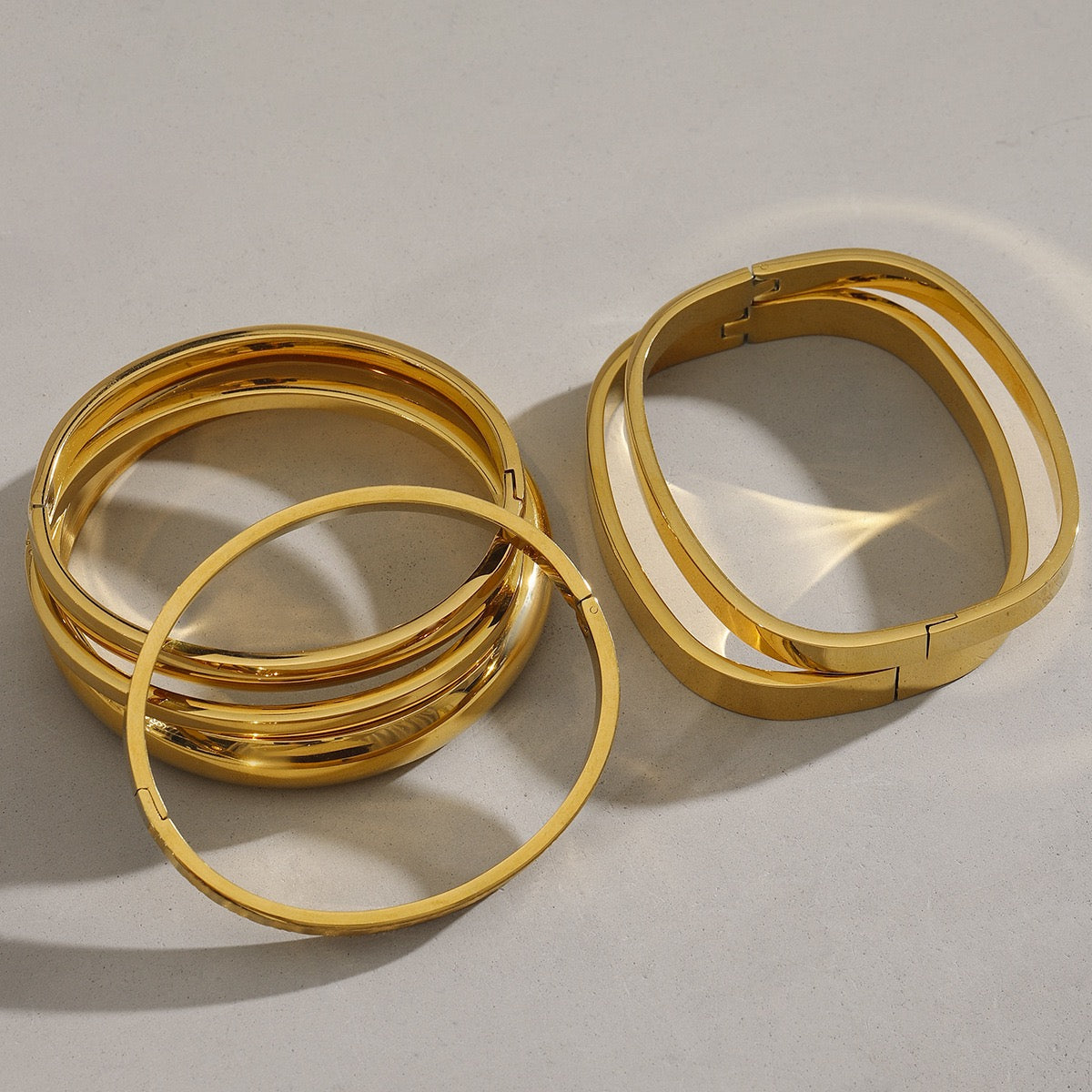 Classic gold bands bangles