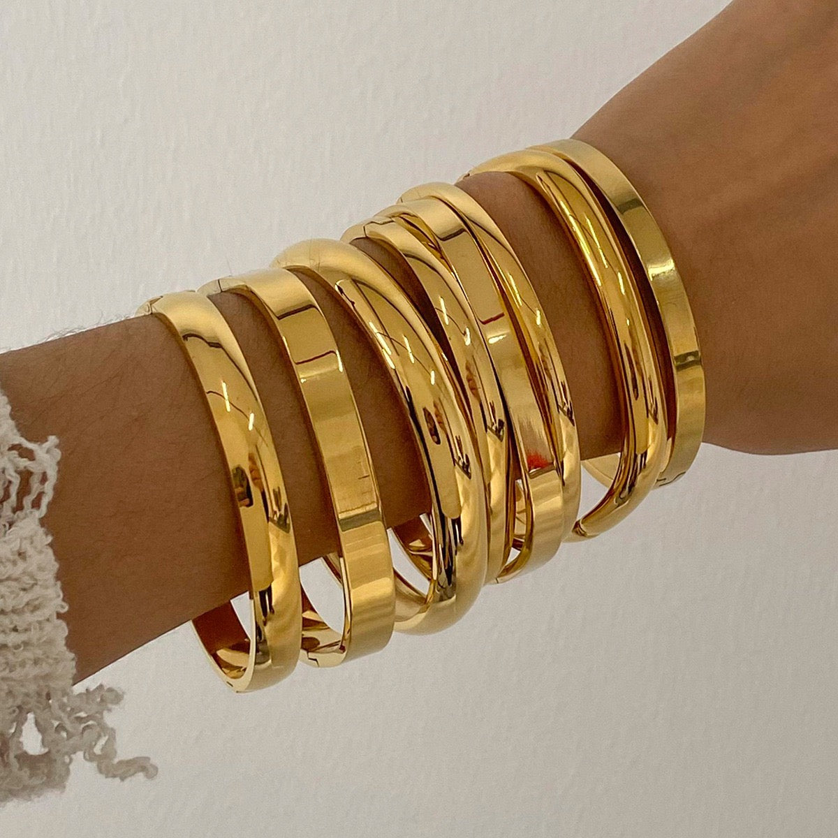 Classic gold bands bangles
