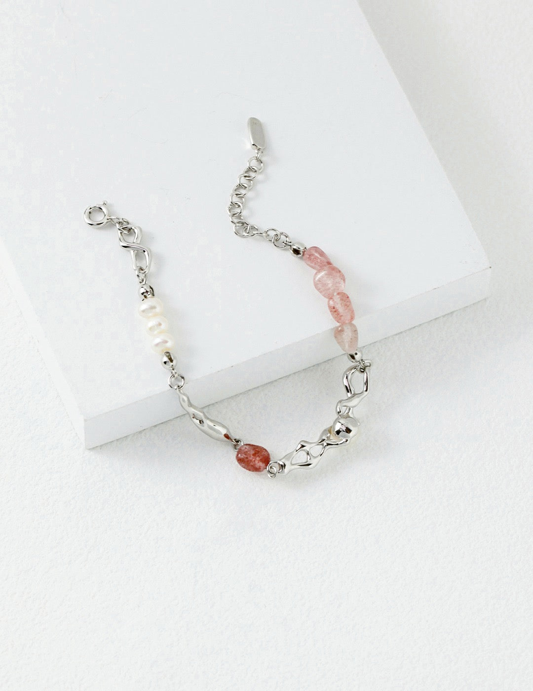 Timberland Strawberry quartz pearl bracelet