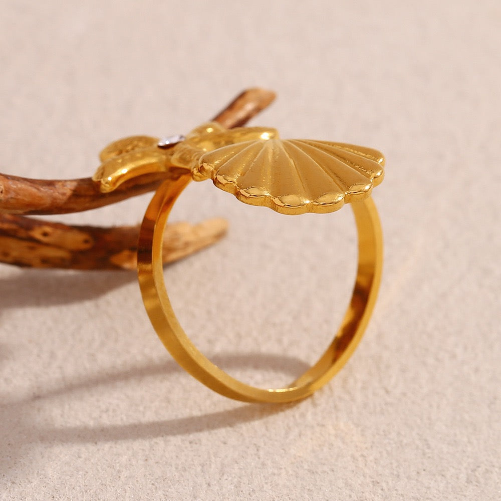 Lucinda shell starfish ring