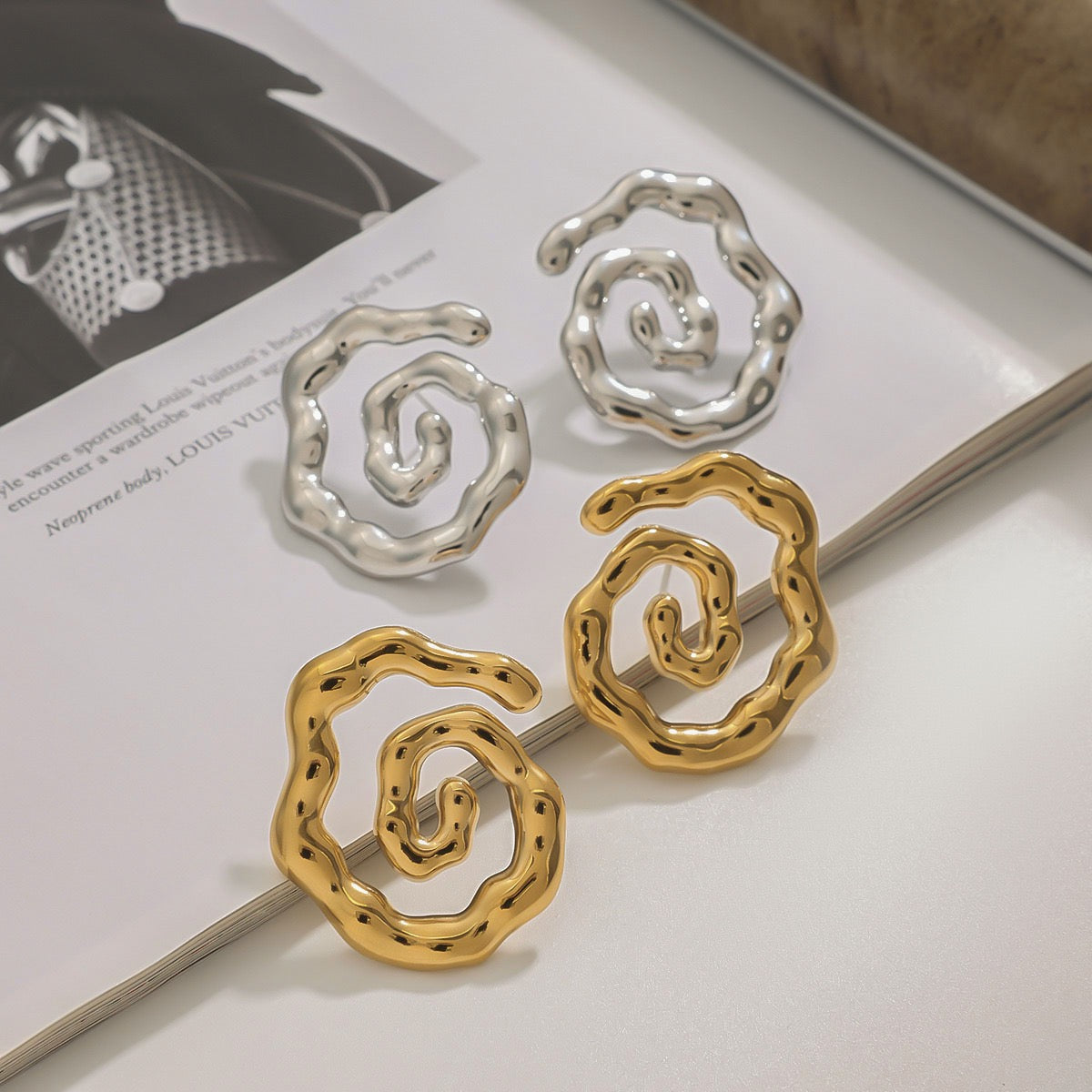 Melting swirl earrings