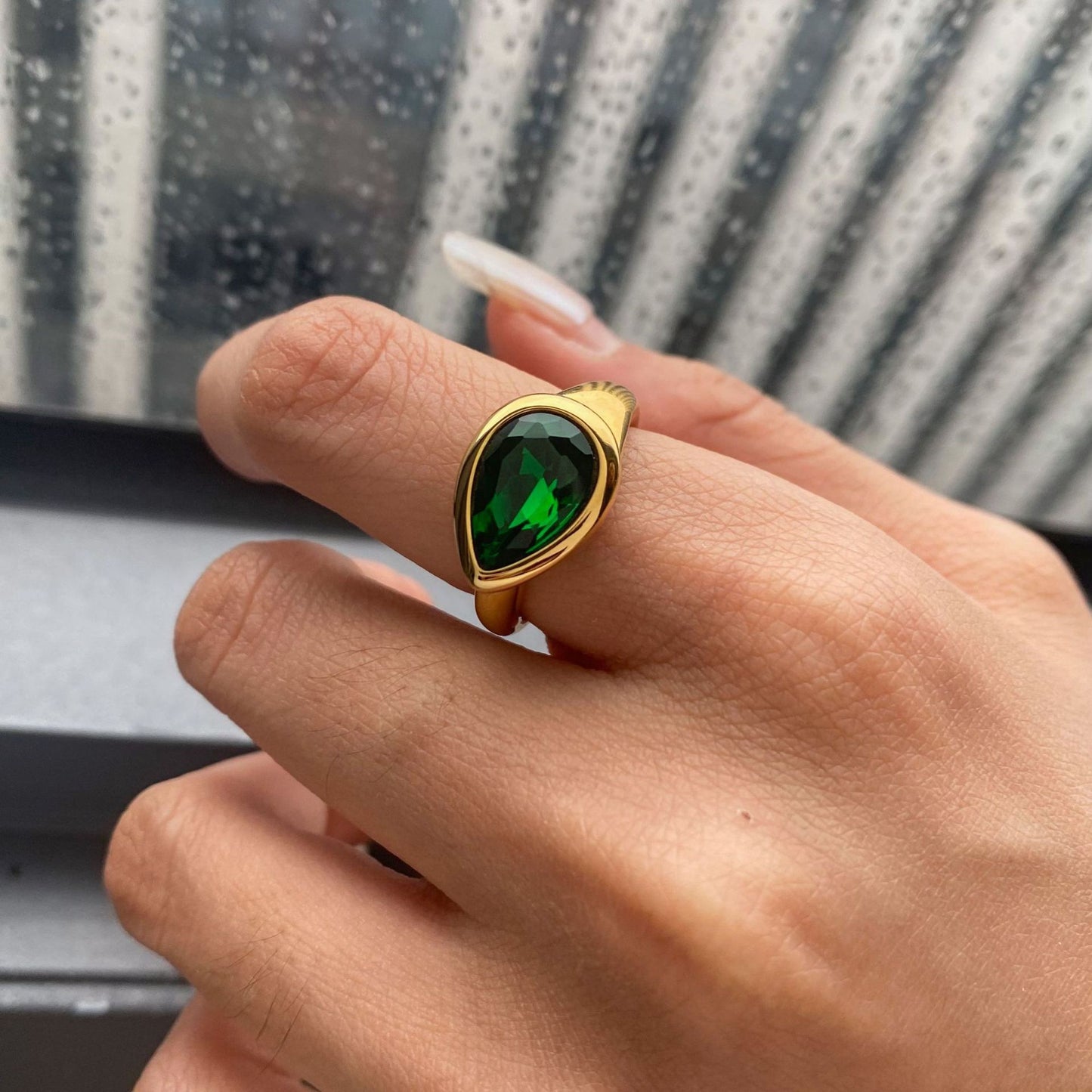 Green gem ring