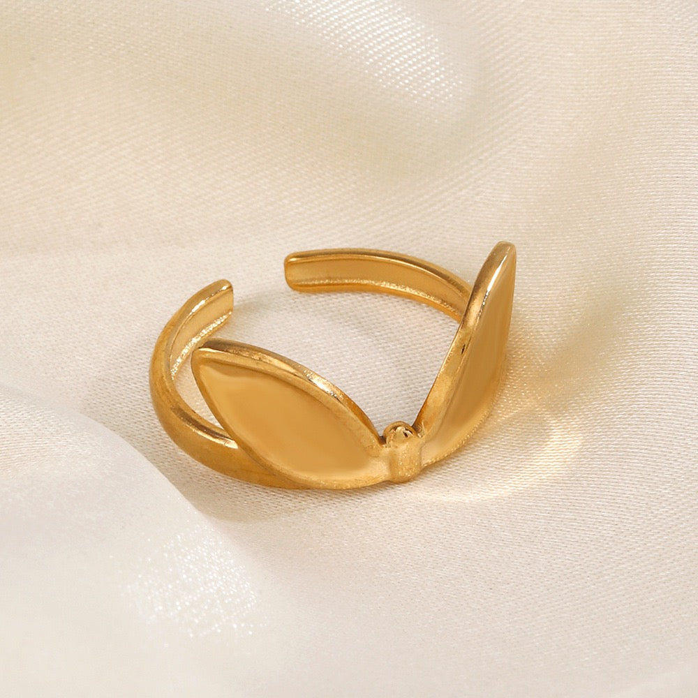 Bunny rabbit ring
