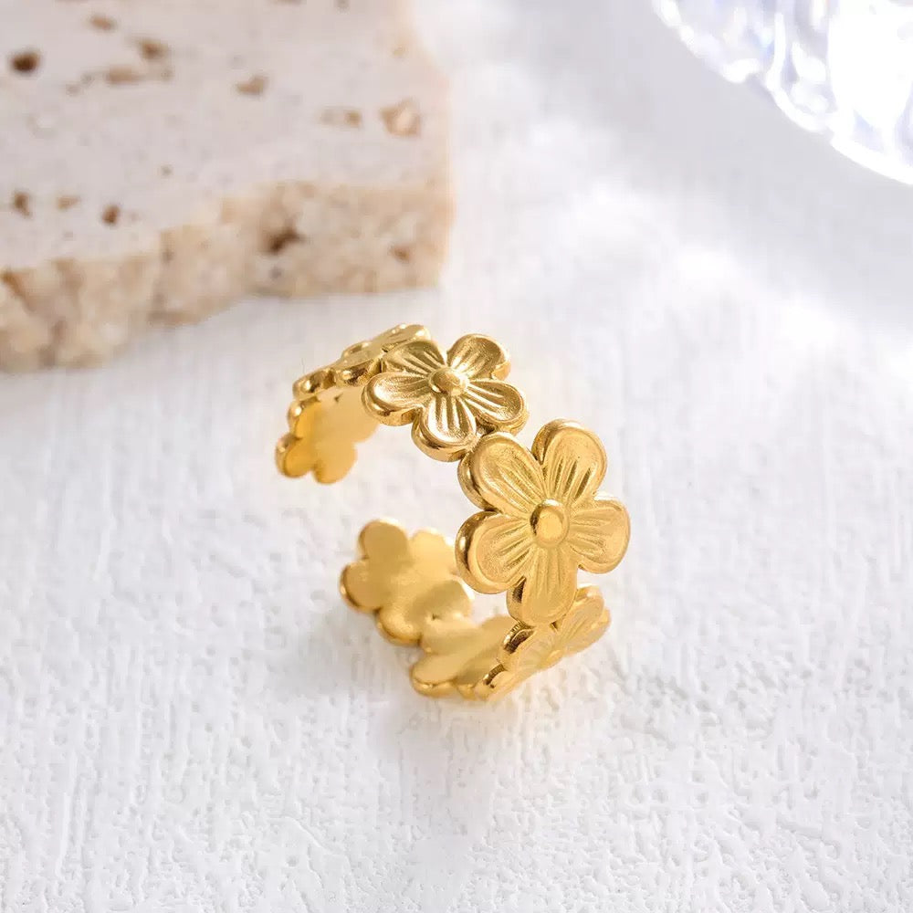 Bondi Candice flower rings
