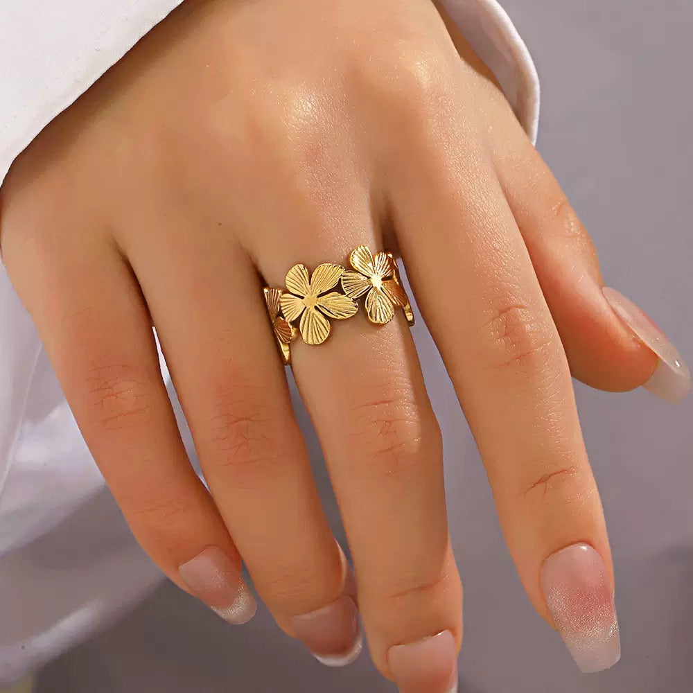 Bondi Candice flower rings